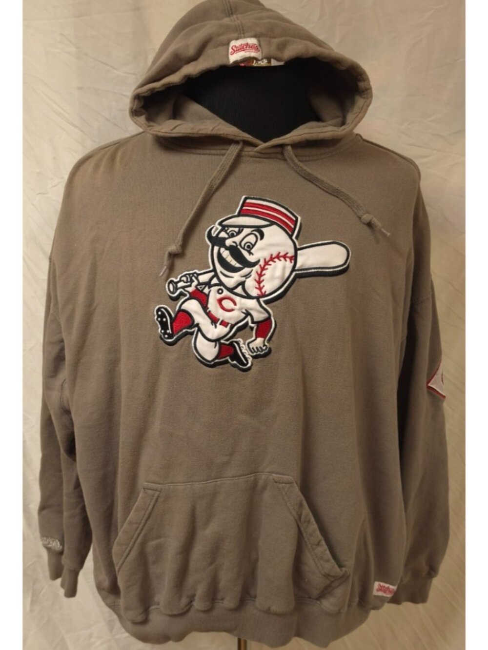 Stitches Athletic Gear Cincinnati Reds MLB Baseball Mr Redlegs Mascot Hoodie 2XL
